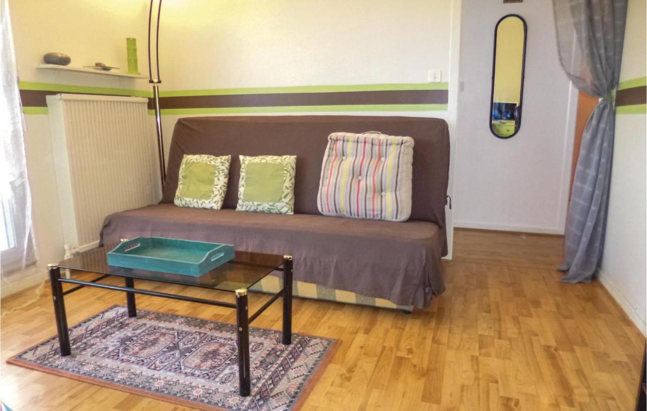 1 Bedroom Nice Apartment In Grandcamp Maisy Esterno foto