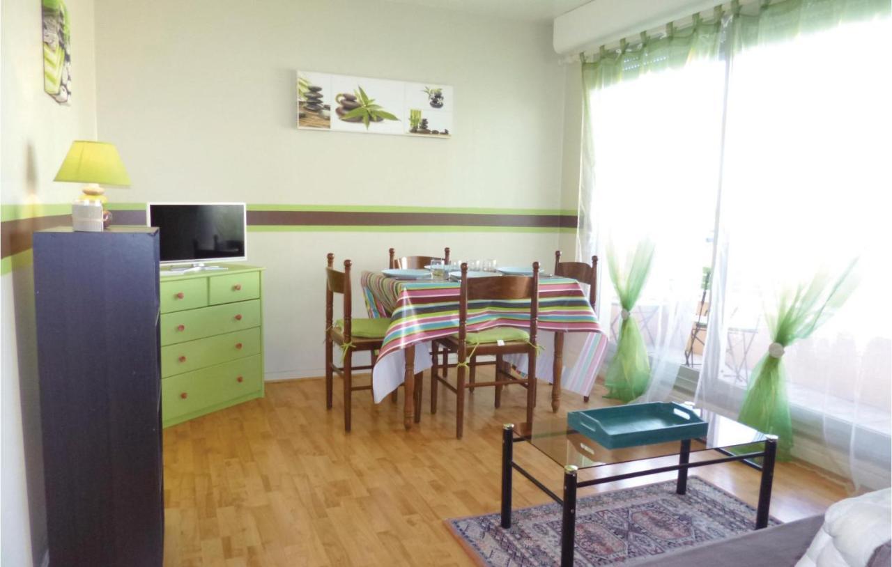 1 Bedroom Nice Apartment In Grandcamp Maisy Esterno foto