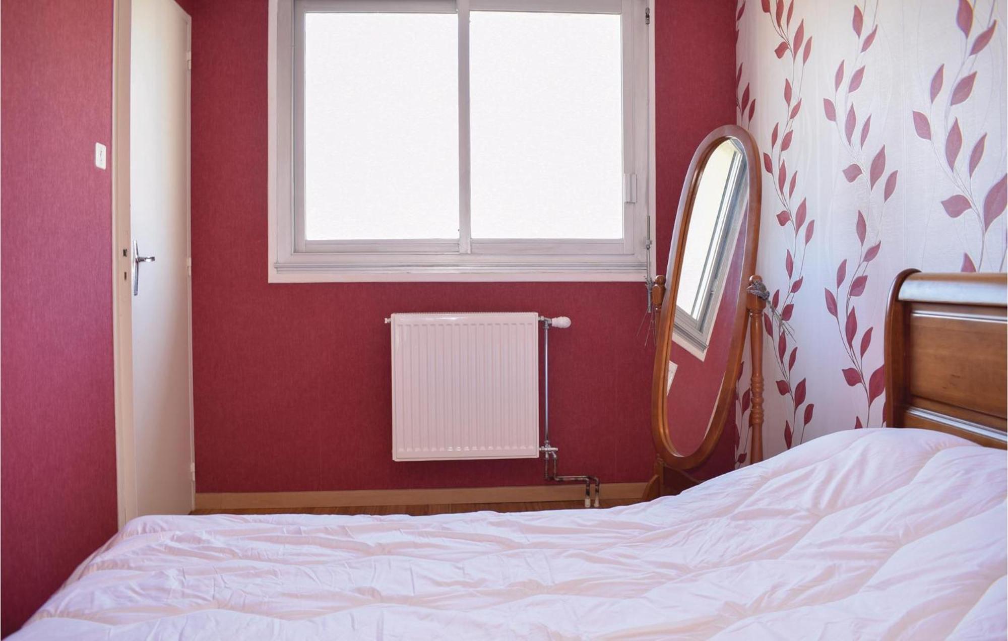 1 Bedroom Nice Apartment In Grandcamp Maisy Esterno foto