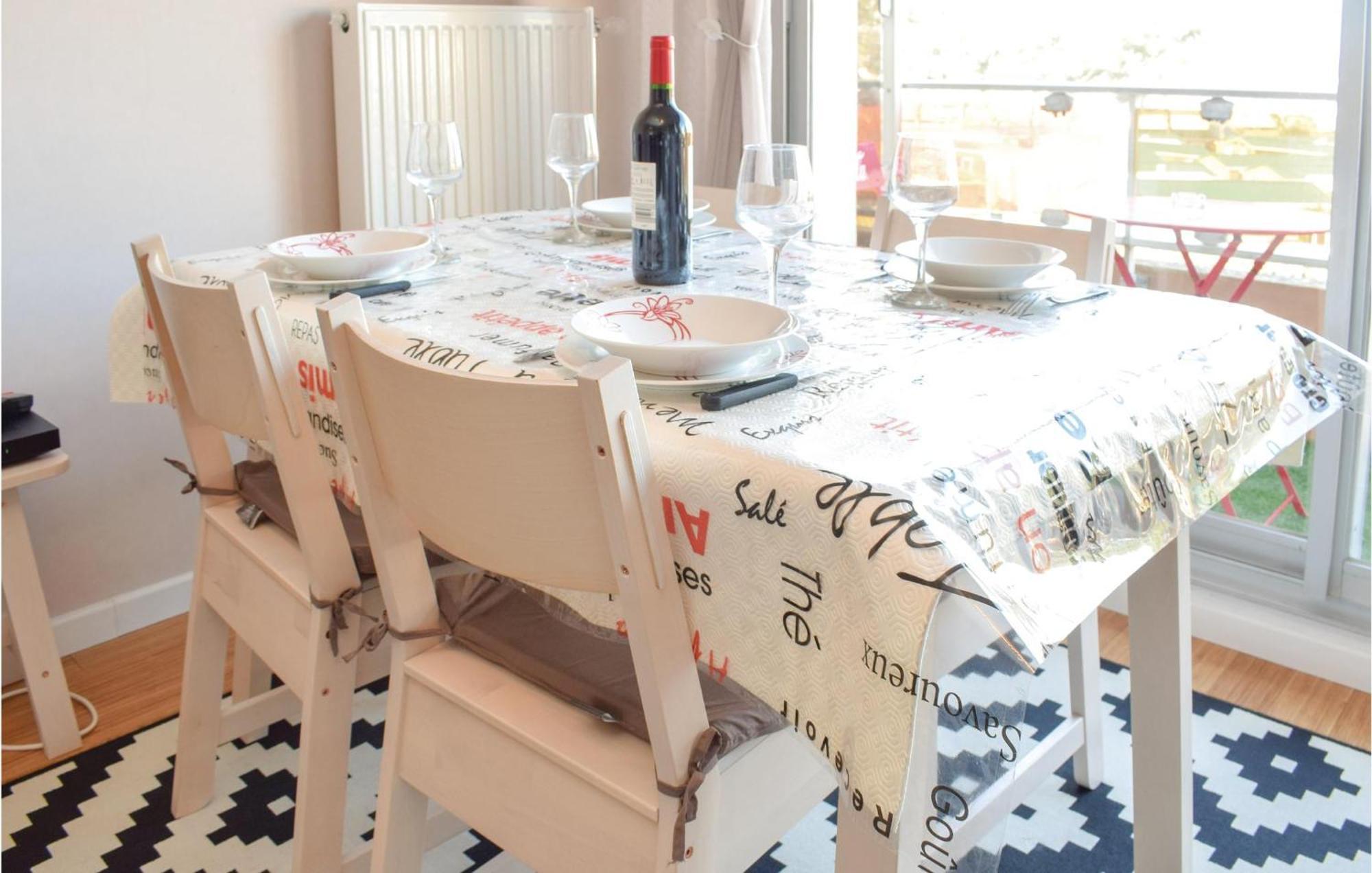 1 Bedroom Nice Apartment In Grandcamp Maisy Esterno foto