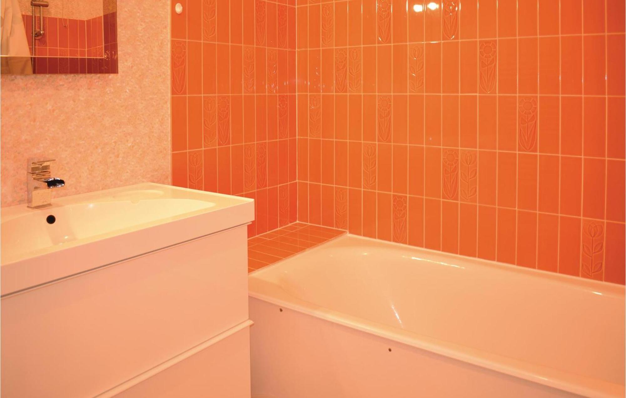 1 Bedroom Nice Apartment In Grandcamp Maisy Esterno foto